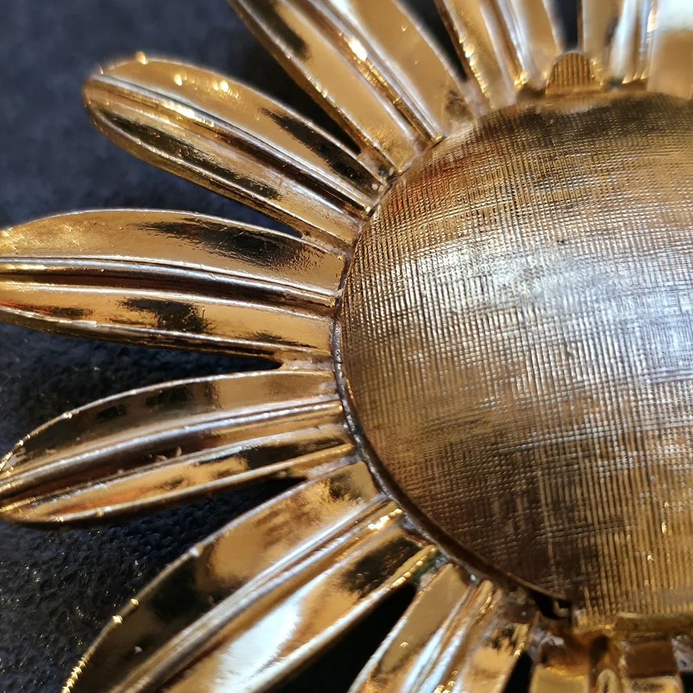 Avon Vintage 1970s Perfume brooch